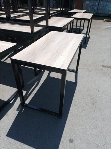 Письменные столы: Письменный стол — 10