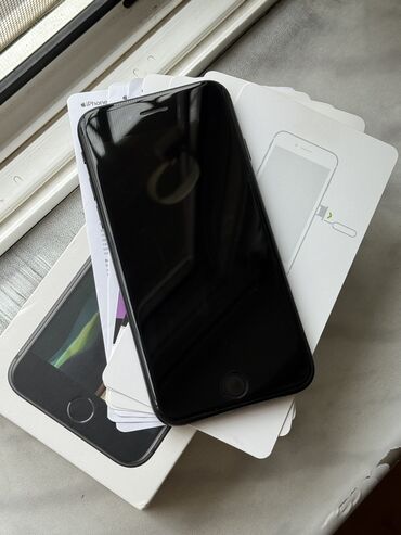Poco: IPhone SE 2020, 64 GB, Qara, Zəmanət, Barmaq izi, Simsiz şarj