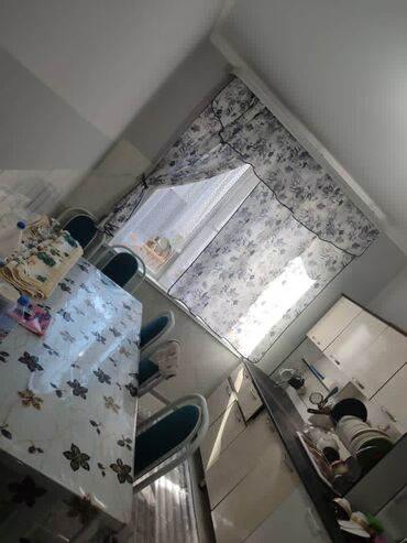 продаж дом ак босого бишкек: 4 бөлмө, 75 кв. м, 108-серия, 4 кабат, Косметикалык ремонт