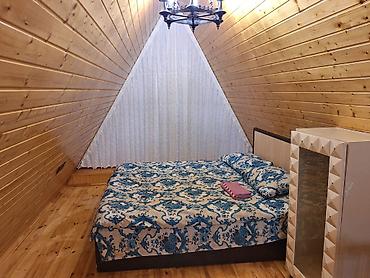 Bağ evlərinin kirayəsi: A-frame üslubunda komfortlu kottec Xüsusiyyətlər: - Üçbucaq formalı — 9