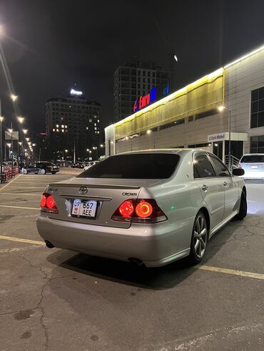 Toyota: Toyota Crown: 2004 г., 3 л, Автомат, Бензин, Седан