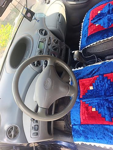 дайхатсу yrv: Toyota Yaris: 2000 г., 1.3 л, Автомат, Хэтчбэк — 2