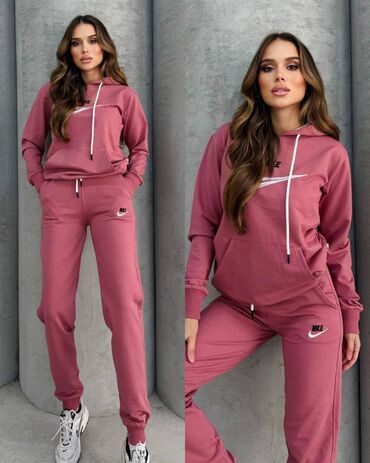 Gornji i donji deo: Zenske trenerke S,M,L,XL,XXL velicine za samo 3900 din
pb — 5