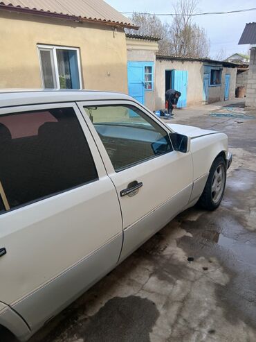 Mercedes-Benz: Mercedes-Benz W124: 1990 г., 3 л, Механика, Дизель, Седан — 4