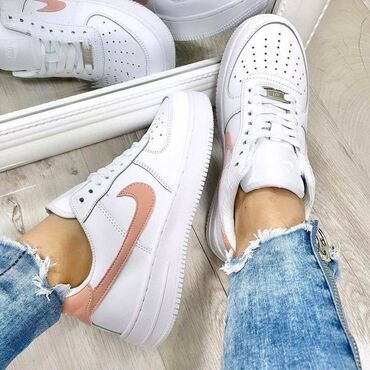 air force 1 zenske bele: Nike air force patike

Novo
Brojevi 36 do 41