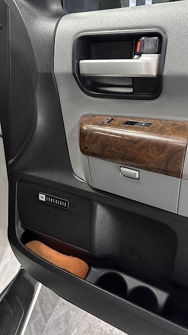 Toyota: Toyota Sequoia: 2010 г., 5.7 л, Автомат, Газ, Внедорожник — 11