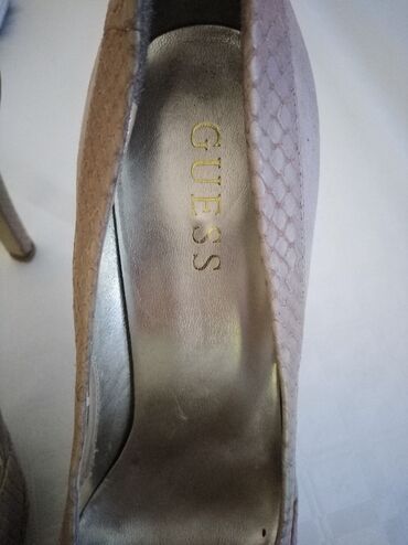 Salonke: Salonke, Guess, 37 — 11