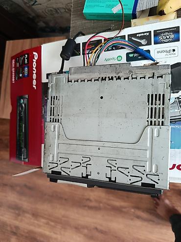 pıoneer: Pioneer avtomobil maqnitolası, 1-DIN formatında multimedia başlıq — 1