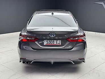 corolla runx: Toyota Camry: 2021 г., 2.5 л, Автомат, Гибрид, Седан — 5