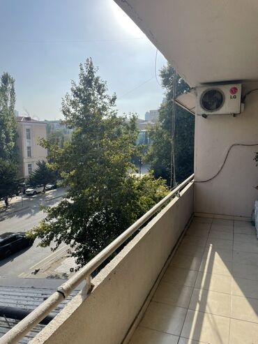 Uzunmüddətli kirayə mənzillər: Mənzil – geniş və işıqlı planlama - Girişdə dəhliz, bir neçə otağa — 12