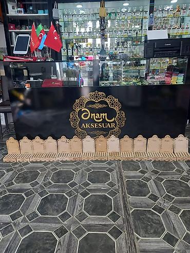 parfum vitrine: 25 * 20 * 20, Sarı, Yeni, Rayonlara çatdırılma, Ödənişli çatdırılma, Ünvandan götürmə — 2