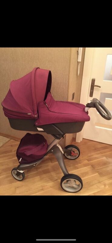 10296 elan | UŞAQ DÜNYASI: Stokke kolyaska satilir.
2 lyulkasi var. 6 Aya kimi uzanan veziyyetde