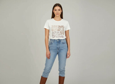 t shirty guess icon: Women`s T-shirt, size S at lalafo.pl t shirty guess icon: Women`s T-shirt, size S