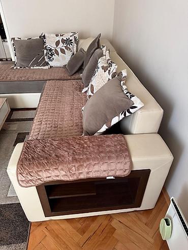 Ugaone garniture: KOMPLETNA DNEVNA SOBA Ugaona, tv komoda, dve police i sto. - — 2