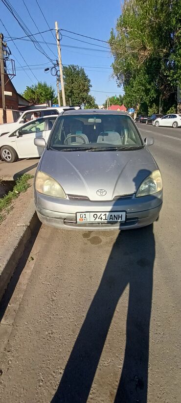 знак аварийной остановки: Toyota Prius: 1998 г., 1.5 л, Вариатор, Гибрид, Седан