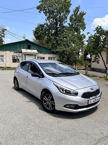 crv 2: Kia Ceed: 2013 г., 1.6 л, Механика, Бензин, Хэтчбэк — 1
