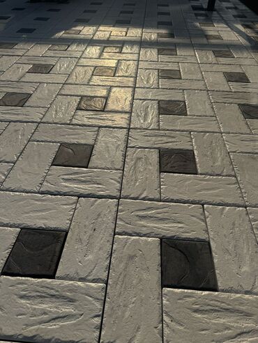 Тротуарная плитка: Тротуарная плитка для укладки дорожек и площадок. Представлена в — 9