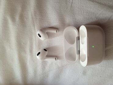 ipod nano 3: Airpods белые б/у 3 дня пользования все работает