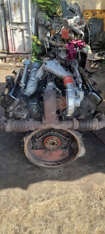 Sbor motorlar və silindr başlıqları: 8 silindr super maz matoru təzə yiğilib gilizlərinə kimi təzə qoyulub