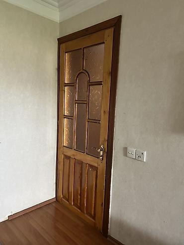 qapi taxta: Taxta otaq qapısı - 3 ədəd 3-ü birlikdə 100 azn. Qapılar — 2