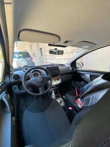 Toyota: Toyota Aygo: 1 l. | 2010 έ. Χάτσμπακ