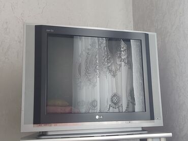 tv altliq: Tv və tv altlıqı 2 si birlikde satılır. Tv tam işlek veziyyetdedir. 90
