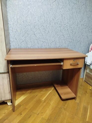 Продукты питания: Komputer stolu Qiymət: 50 manat Ünvan: Yeni Yasamal (_by.) Daha