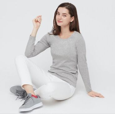 �������������� �������� ������������ в Кыргызстан: Легкая базовая кофточка UNIQLOТкань ХБВ сером цветеРазмер М, но сидит