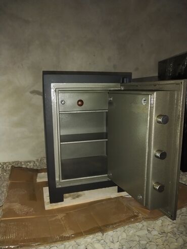 Seyflər: Seyf Türk zavod malı . Yanmayan oda davamlı. İçi qumlu. Yüksək — 8