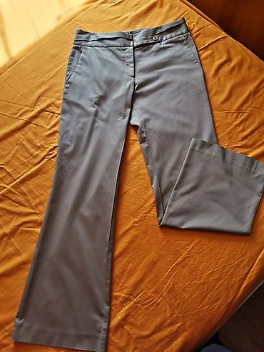 pull and bear belgrade: P. s. pantalone 42 vel, savrsene, blago rastegljive, jednom nosene — 1