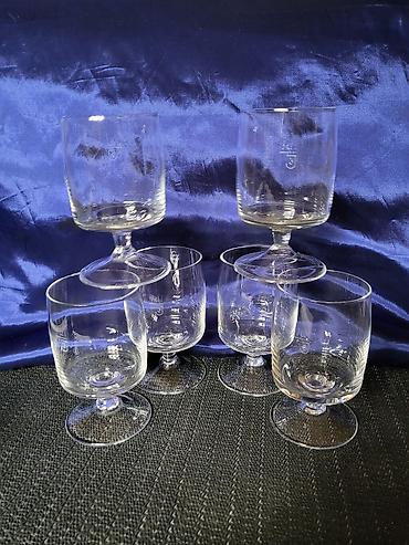 Čaše: Case za vino iz 80ih. Case ( kafanske) za vino,perketne,sve na njima — 2