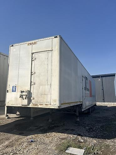 Полуприцеп-фургон (JCL Logistics) 110 кубов, 1998 года выпуска, в