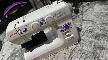 5 ниточная б у: Швейная машина Janome