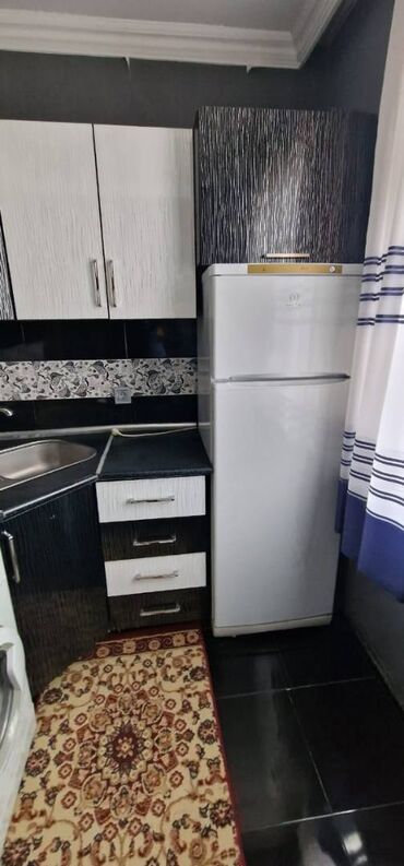 Uzunmüddətli kirayə mənzillər: Dərnəgül metrosuna yaxın,5 mərtəbənin,4-cü mərtəbəsində, 2 otaqlı ev — 10