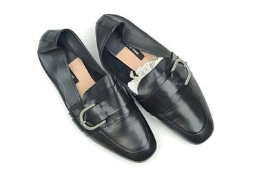 купити кросівки жіночі в польщі: Gino Rossi, Flat shoes for women, 37, condition - Perfect