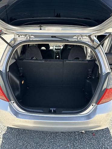 bis vip: Honda Fit: 2002 г., Автомат, Бензин, Хэтчбэк — 6