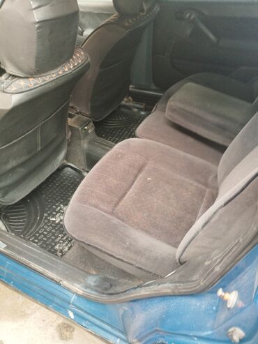 Volkswagen: Volkswagen Passat Variant: 1989 г., 1.8 л, Механика, Бензин, Универсал — 5