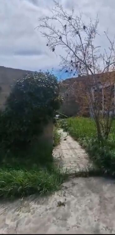 Həyət evləri və villaların satışı: Buzovna 4 otaqlı, 200 kv. m, Orta təmir