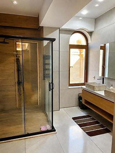 səbail rayon: İcarəyə verilir 4 otaqlı yeni tikili 235 m², Səbail r. Kateqoriya — 8