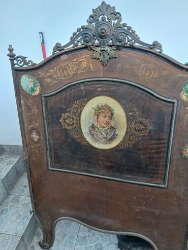 polovan namestaj ratina kraljevo: Limeni krevet . ovo su stranice ima dve. rasformiran je. stari