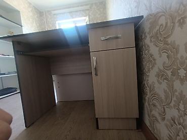 Столы: Компьютерный стол, Б/у, С полками — 4