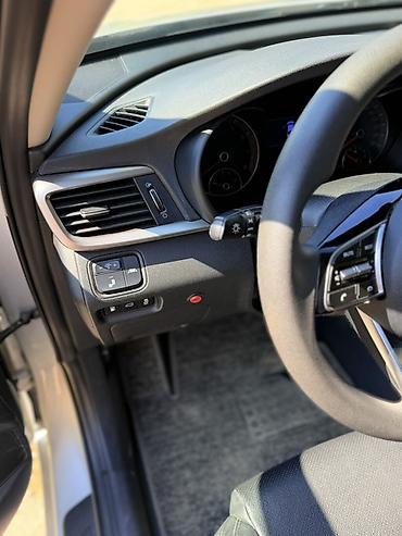 салон машина: Kia K5: 2021 г., 2 л, Автомат, Газ, Седан — 1