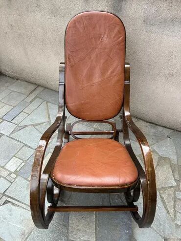 Stilske stolice: Stilska Thonet stolica za ljuljanje 🪑 Ikoničan dizajn ✨ Odlično — 9