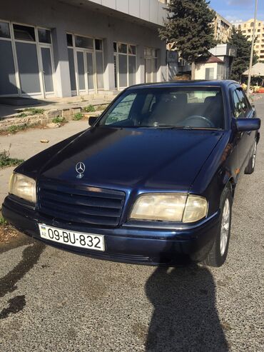 sedan maşınlar: Mercedes-Benz 220: 2.2 l. | 1995 il Sedan