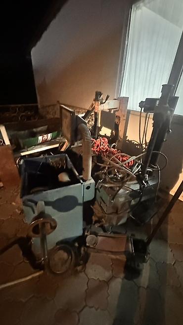 Шиномонтажное оборудование: 2 балансировка3 разбартовка4 дамкрат 2 воздушный дамкрат, 1пневма — 1