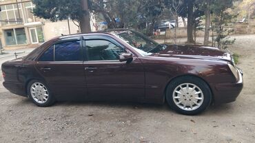 Mercedes-Benz: Mercedes-Benz E-Class (W210) sedan - Kuzov: 4 qapılı sedan, tünd — 3