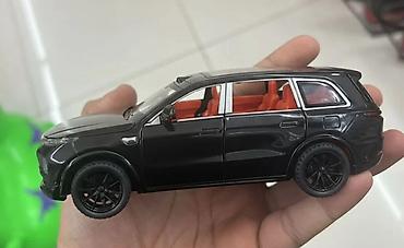 Oyuncaq nəqliyyat: Qara rəngli metal oyuncaq sedan model maşın - Material: metal gövdə — 4
