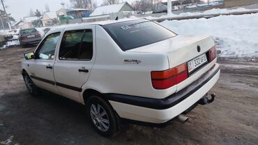 зима лета: Volkswagen Vento: 1994 г., 1.8 л, Механика, Бензин, Седан