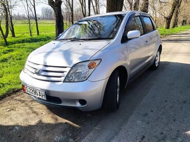 Toyota: Toyota ist: 2003 г., 1.3 л, Автомат, Бензин, Хэтчбэк