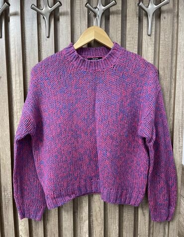 Свитеры: Женский свитер XS (EU 34), S (EU 36), цвет - Фиолетовый, Bershka
